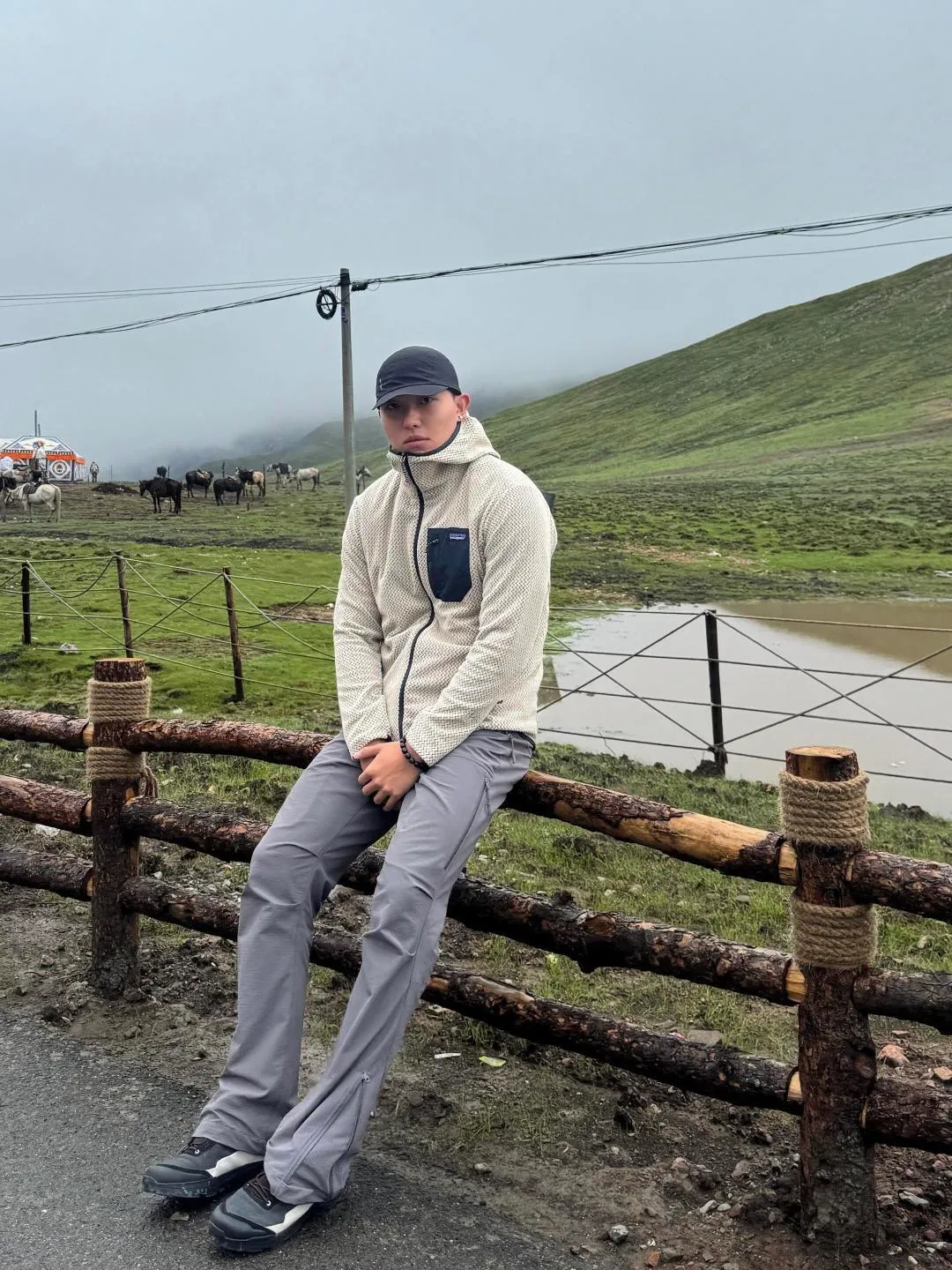 5507 P124 PATAGONIA REI ， ， 。PATAGONIA ， 。 ：Dark Gray Coffee Brown Black Royal Blue Purple Khaki White Yellow Blue Red Green 11 patagonia ： Breathable : ： Size ： S （ 112 69 64 46） M（ 116 71 65 48） L （ 120 73 66 50） XL（ 124 75 67 52） 170cm，80-130 S 170-175cm，130-150 M 175-180cm，150-170 L 180-185cm，170-190 XL